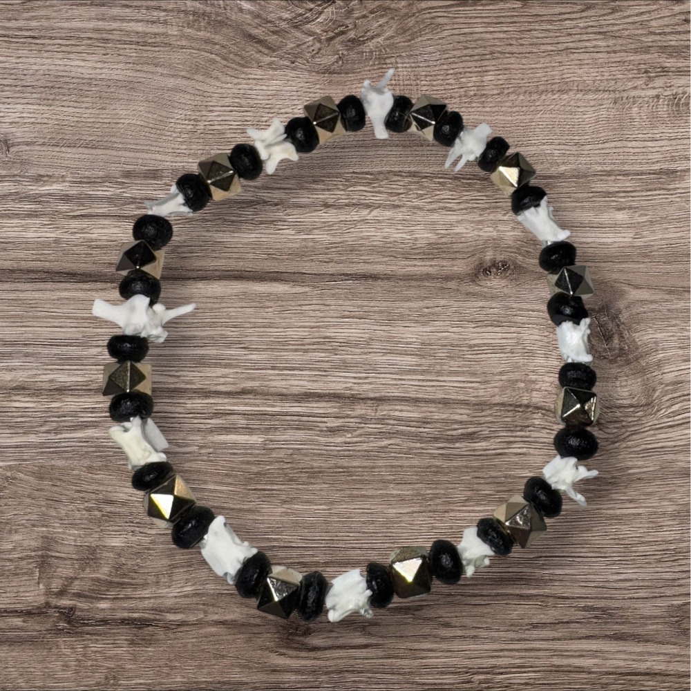 Handcrafted rattlesnake vertebrae‎ bracelet